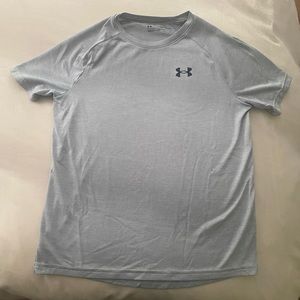 Loose fit Under Armour boys shirt